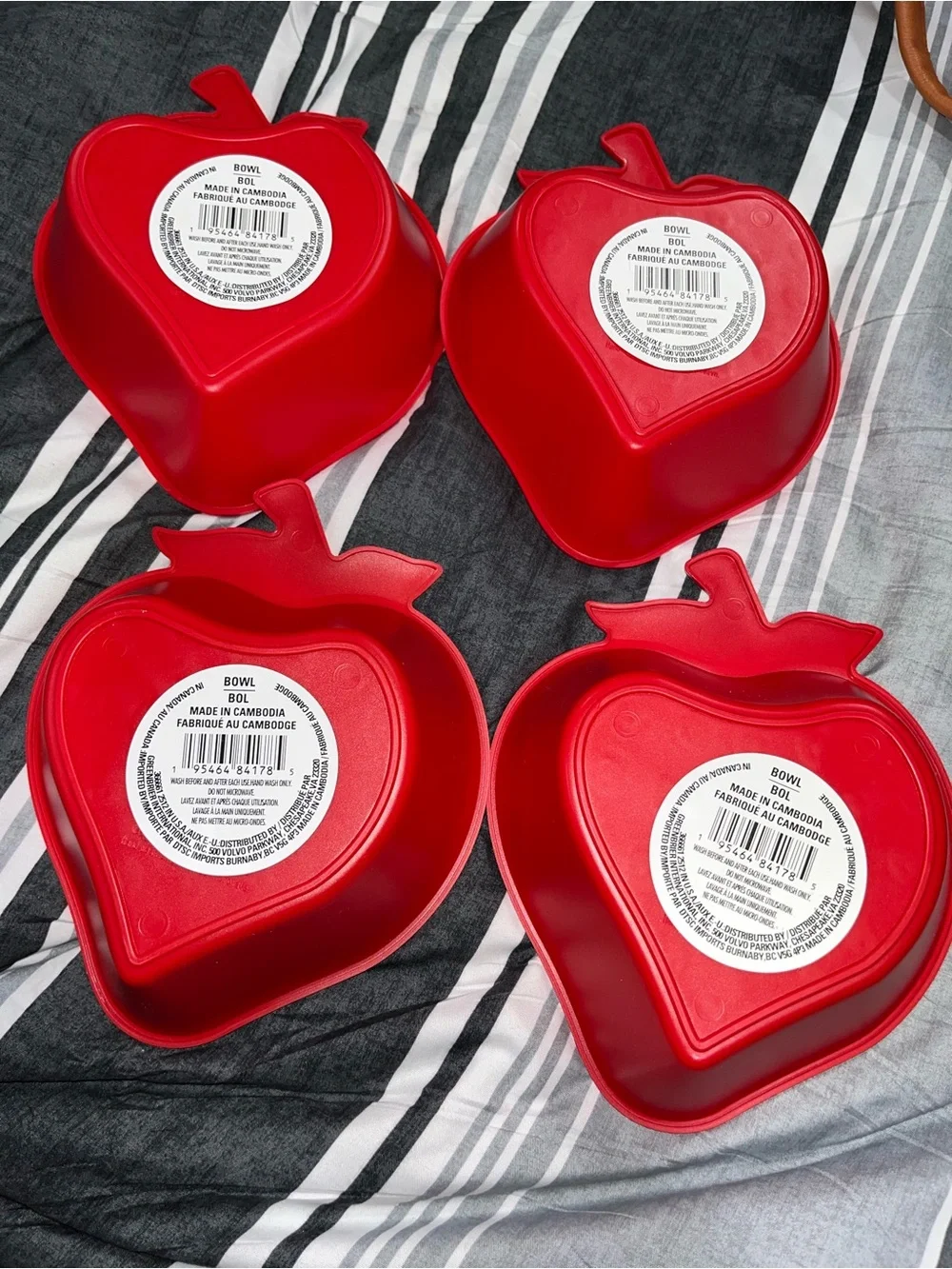 Red Strawberry -Shaped Snack Bowls with Green Leaf Accent - Pack of 4